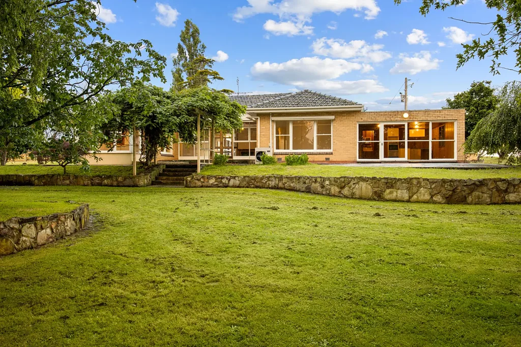 Athlone 5ਬੈੱਡਰੂਮ Lifestyle Acreage Living with Endless Possibilities