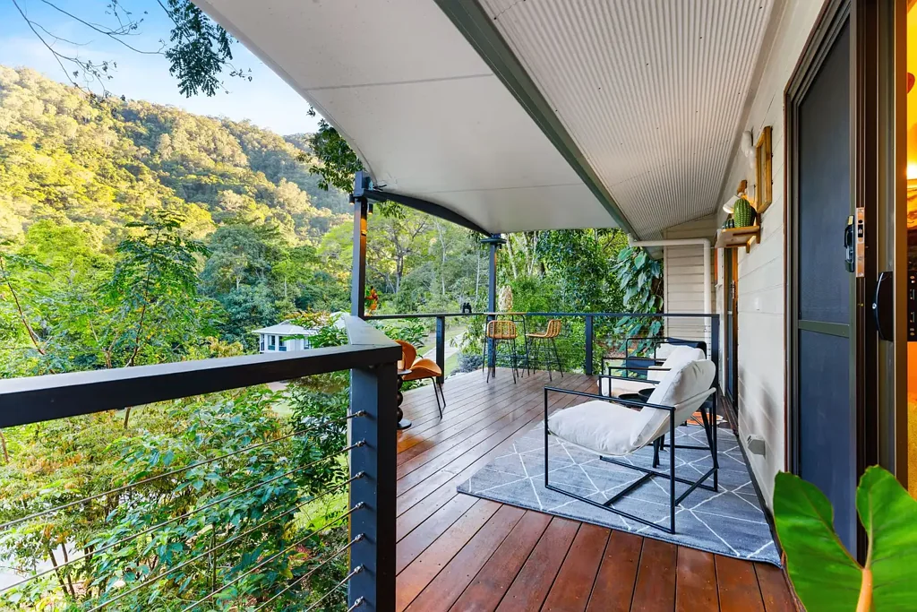 Kamerunga 3房  A beautiful fusion of modern charm and natural timber warmth