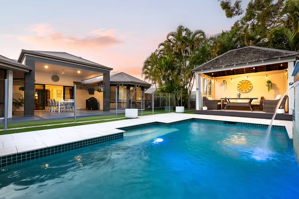 Coomera 5غرفة نوم Renovated Entertainer with Genuine Multi-Generational Living