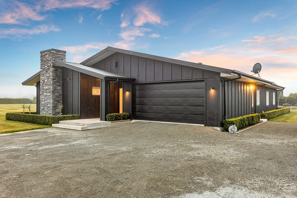 Swannanoa Separate yet seamless – home & studio