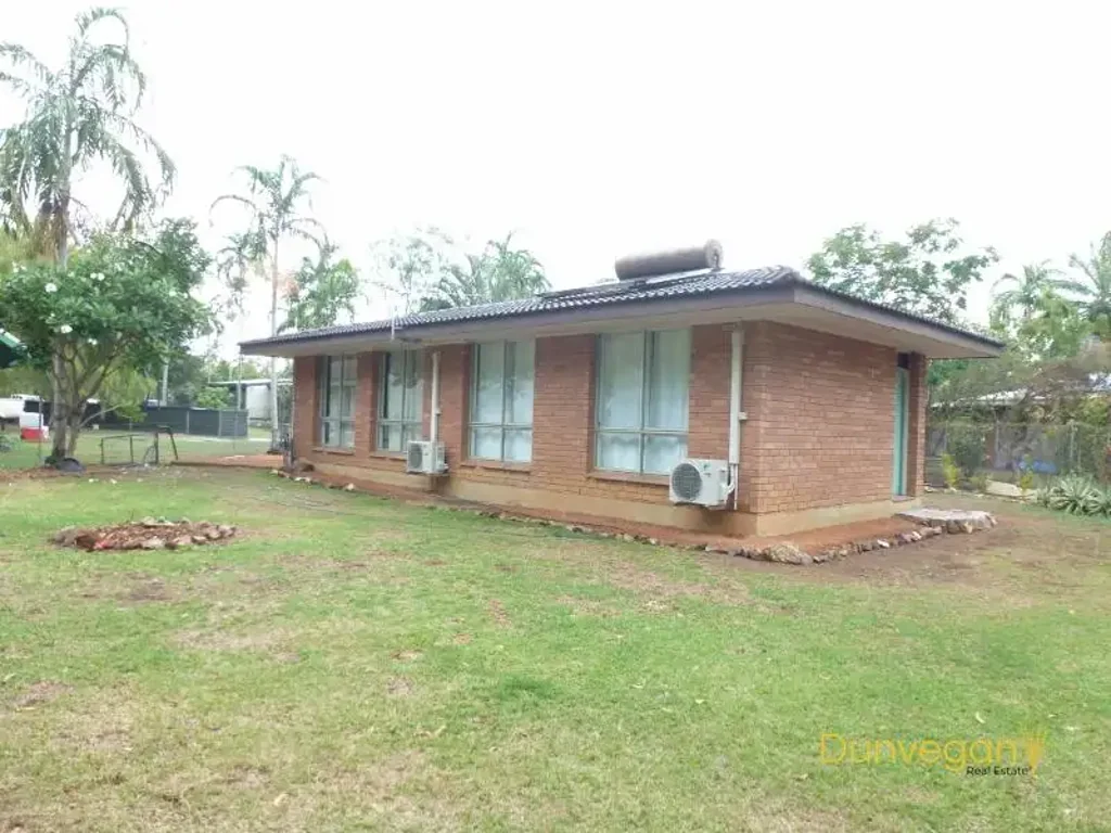 2 Bedroom House on Large Block!