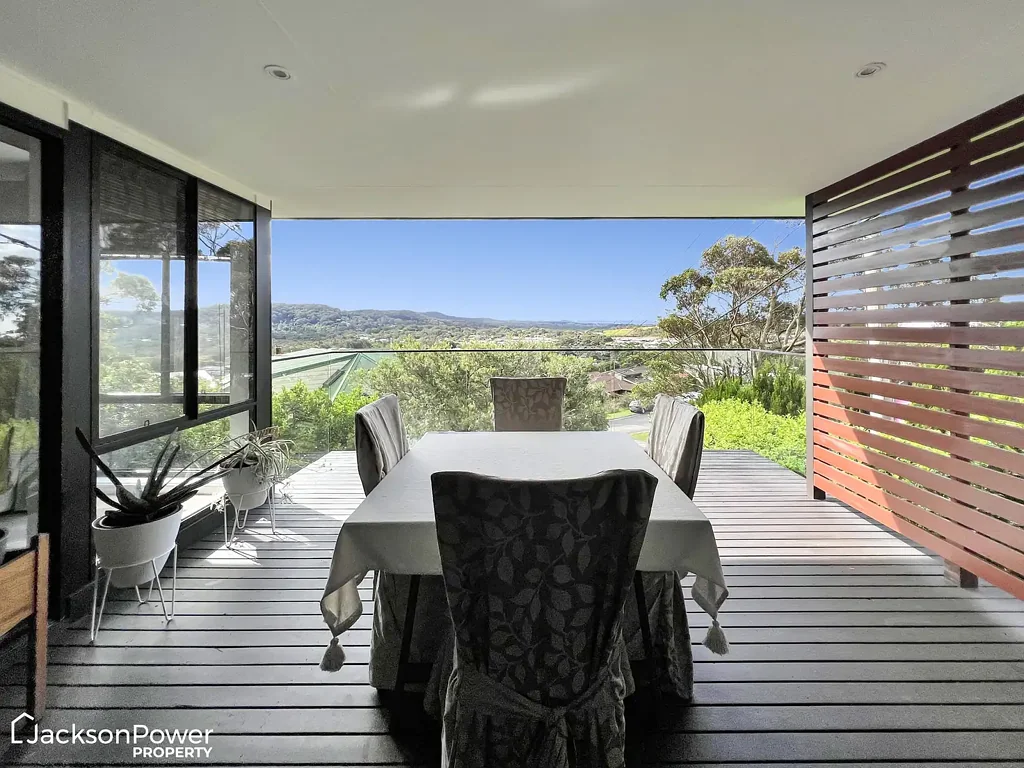 Executive Living | Beachside Locale!