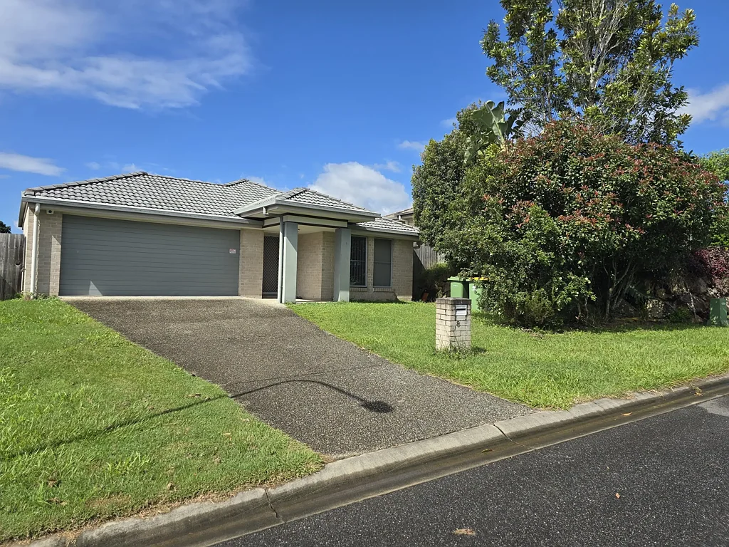 Marsden 4 Bedroom Sunlit 4-Bedroom Home in Peaceful Cul-De-Sac – Dual Living Areas, Two Baths