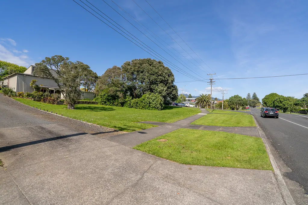 Raglan  Large section- Home or development make an offer!