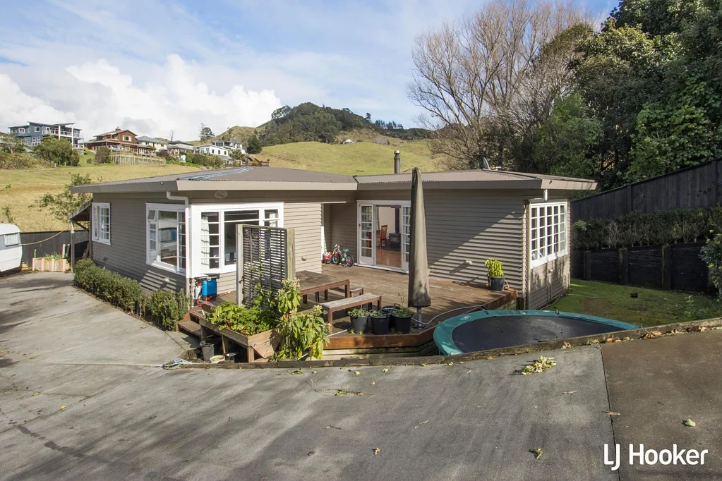 Waihi Beach 3ਬੈੱਡਰੂਮ Private North End Gem - Walk to the Beach and Cafe