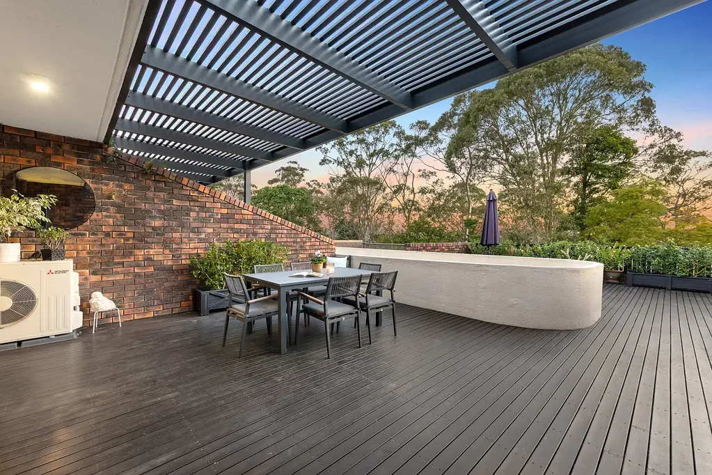 Pymble 2 Slaapkamer A rare sanctuary where outdoor living shines and convenience awaits