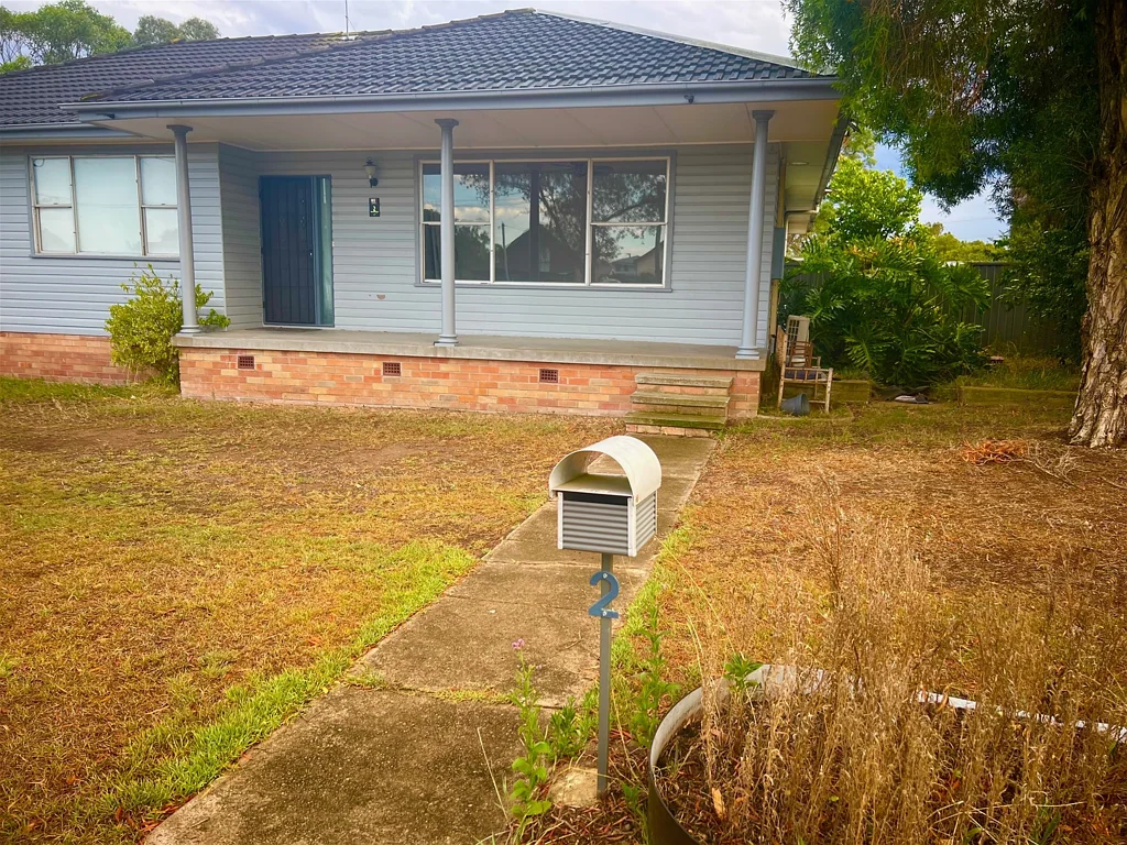 East Branxton 3कमरा Large family home on large block with detached shed