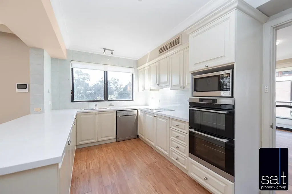 Stunning Apartment with RIVER VIEWS....