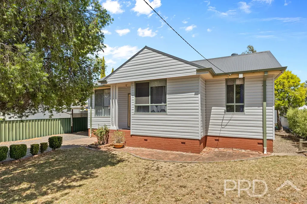 10 Howick Street, Tumut, NSW 2720