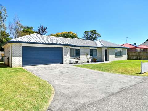 Pukekohe 4房  Fully Renovated Brick & Beautiful Family Home!