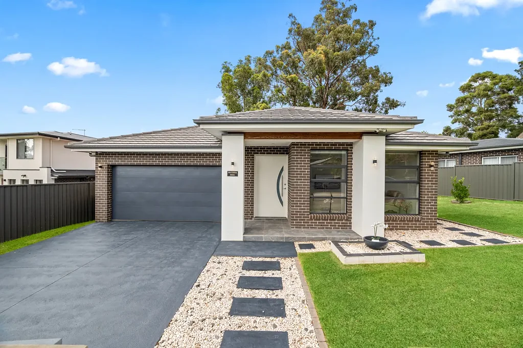 4 Summers Place, Bradbury, NSW 2560