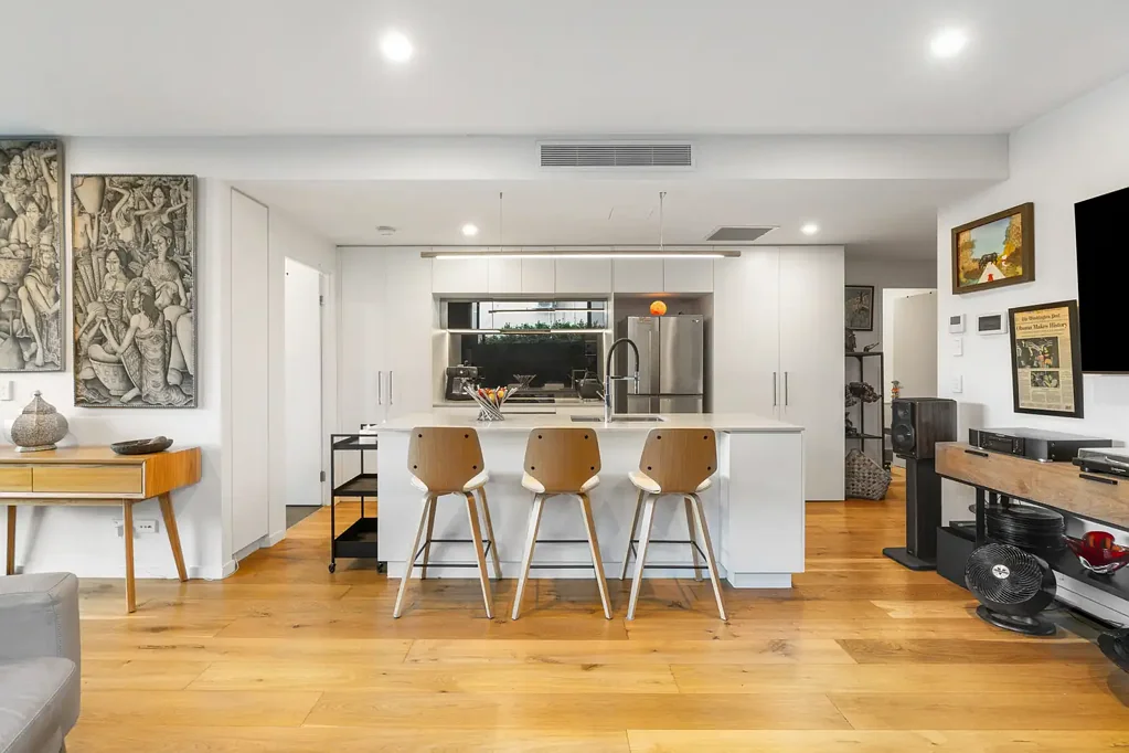 Labrador 2 Bedroom Ground Floor Apartment with Oversized Outdoor Retreat and Hot Tub