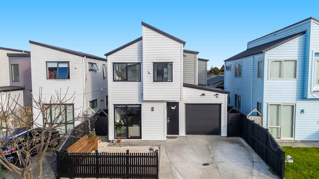 Papakura 4ਬੈੱਡਰੂਮ Family Home with Ensuite + Downstairs Bedroom!