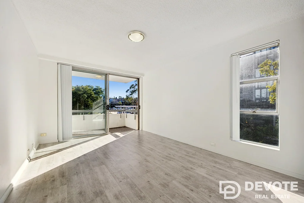 Roseville Budget-Friendly North Shore Living with Parking & Sunny North-Facing Balcony