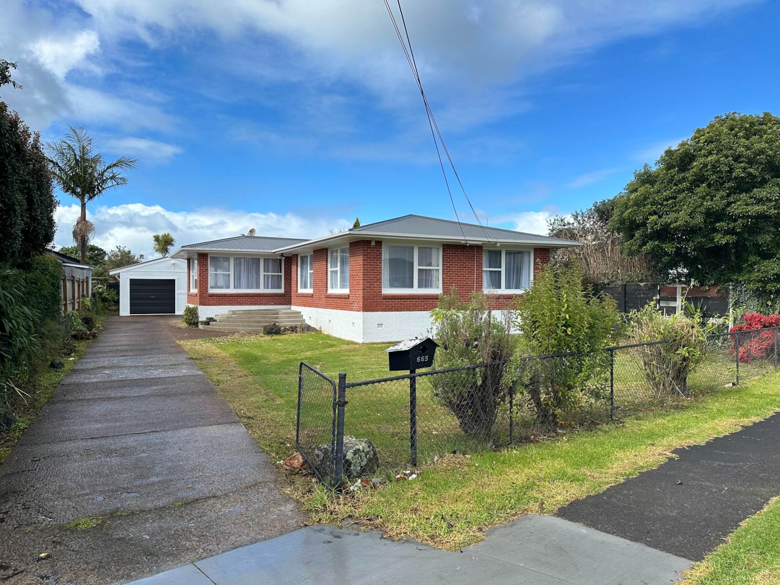 665 Te Atatu Road, Te Atatu Peninsula, Auckland - Waitakere, 3 침실, 1 욕실, House