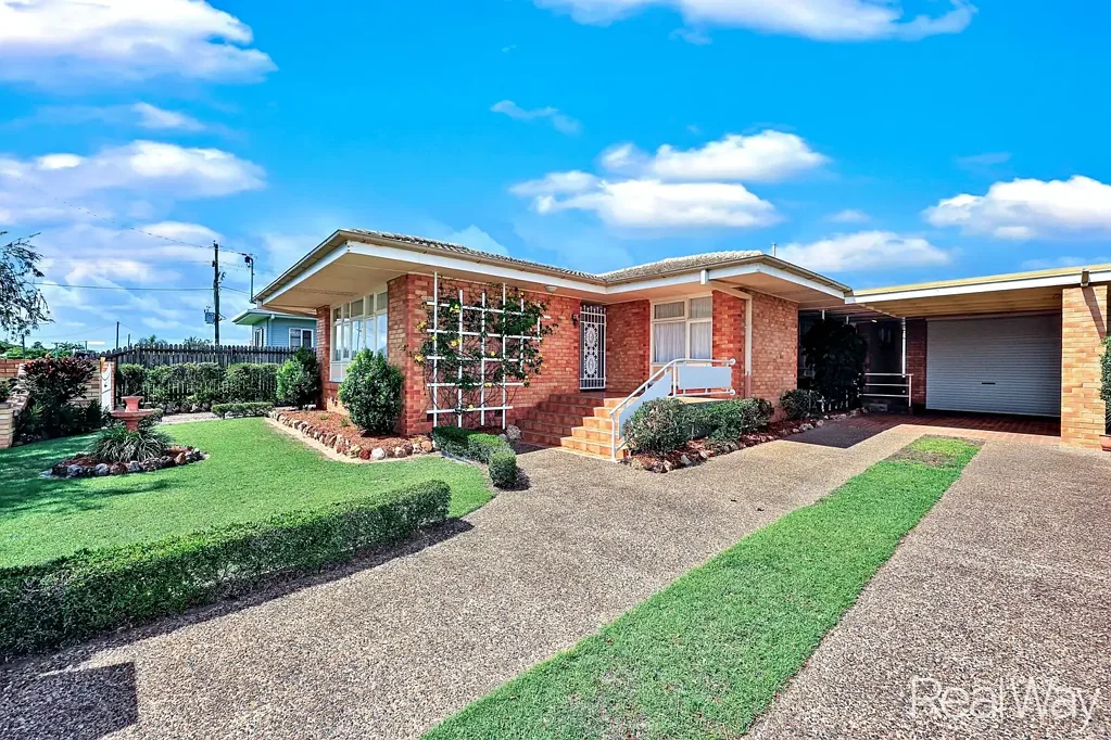 190 Walker Street, Svensson Heights, QLD 4670