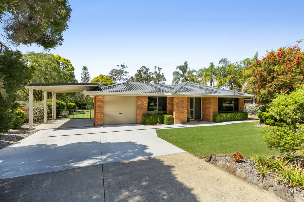 12 KENSINGTON DR, WITHCOTT QLD 4352, 0 chambres, 0 salles de bain, House