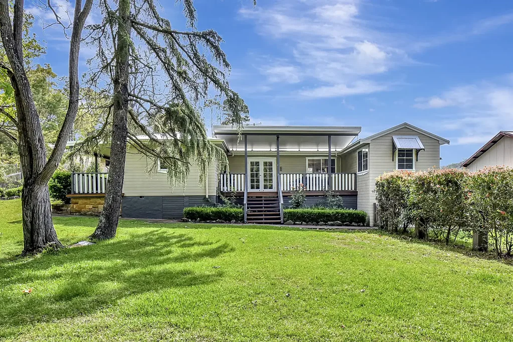 Laguna 'Twin Pines' - 112 Acres with Two Homes & Tar Sealed Access