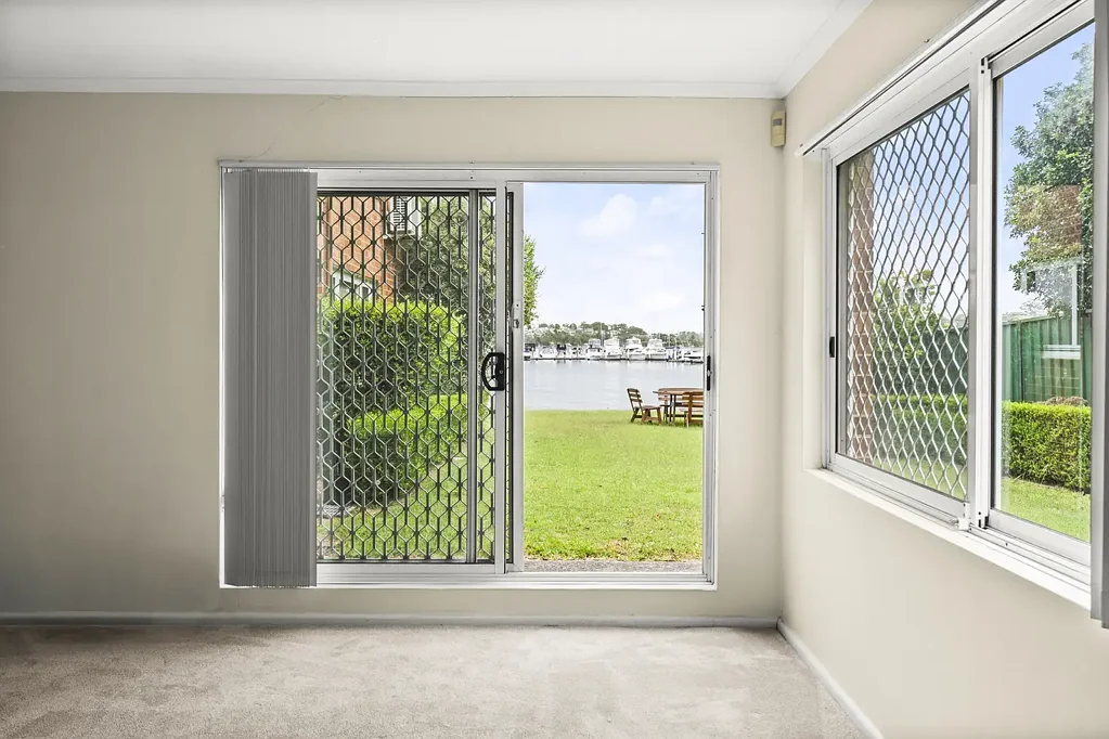 Sylvania 2 Bedroom Lifestyle & Location with Tranquil Water Views