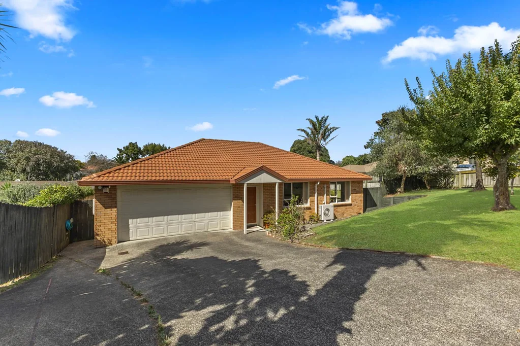 Pukekohe 4房  Your perfect home Brick & Tile