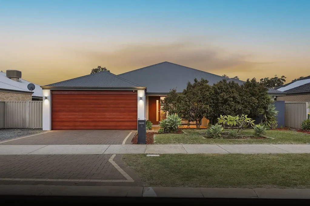 Baldivis 4房  Spacious family living with room to entertain.