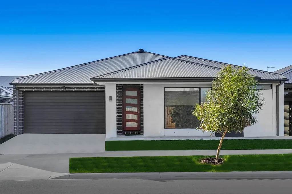 Mickleham 4部屋 2 LIVINGS  | BIG ROOMS | UPGRADED | AFFORDABLE