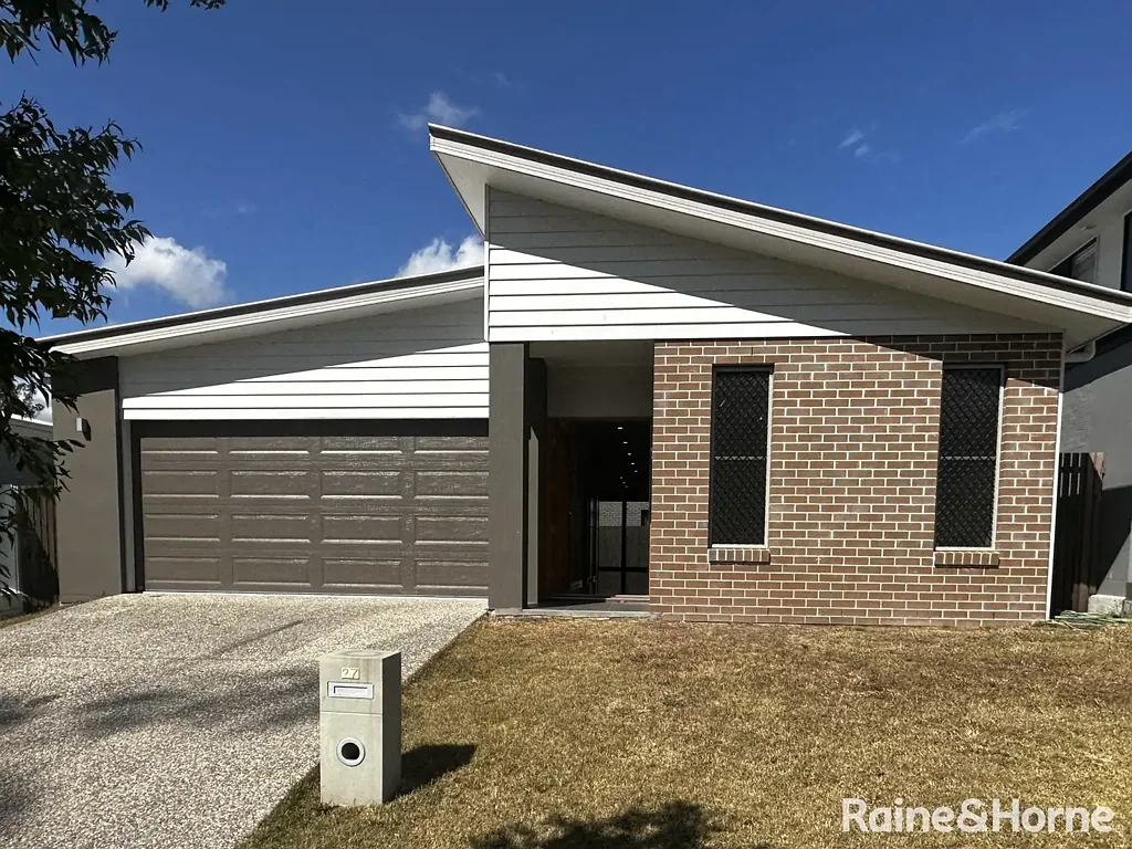 Break Lease - Near NEW home, Ducted AC & Solar