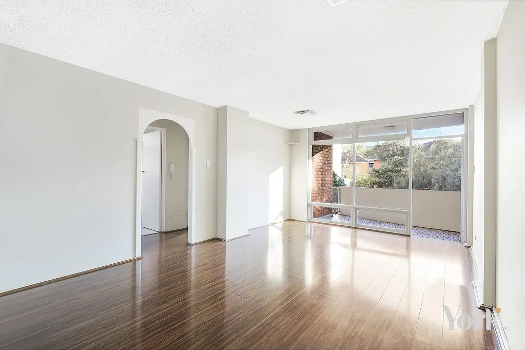 Spacious and flowing apartment ticking all boxes!