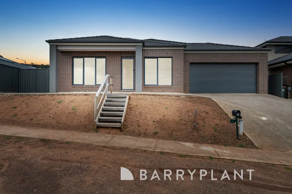8 Valentina Drive, Darley, VIC 3340