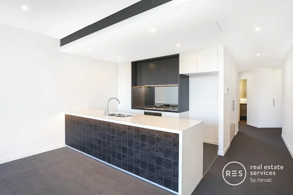 Oversized 2-Bedroom Apartment with Study Nook with Parking!