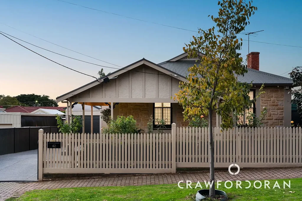 Prospect 3Zimmer Timeless Bungalow Charm with a Seamless Indoor-Outdoor Focus.