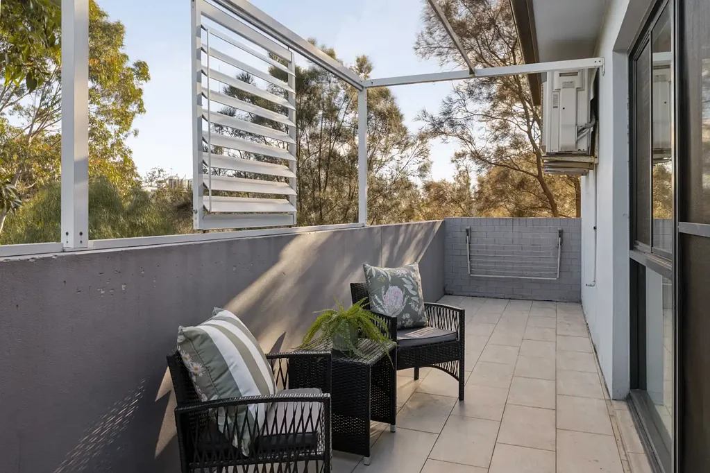 Homebush West 3कमरा Massive Split Level Apartment with Double Parking