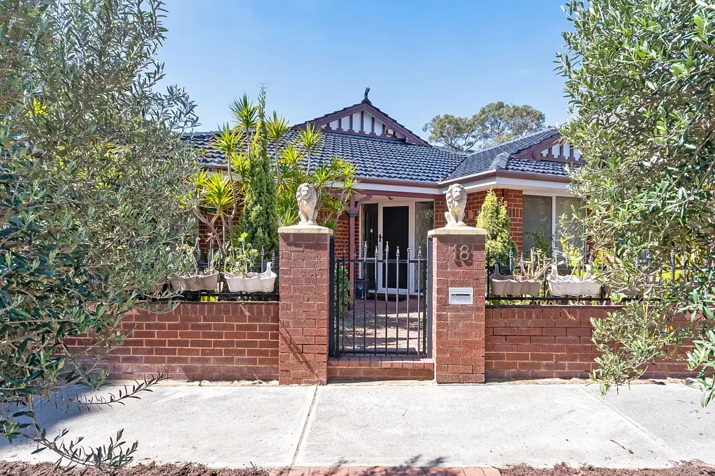 Hidden Joondalup Gem - Space, Style & Privacy!
