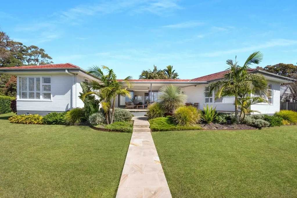 Huskisson 4ਬੈੱਡਰੂਮ Modern Charm Meets Coastal Lifestyle