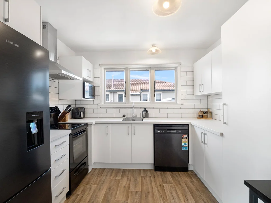 Shirley 2 Bedroom MOTIVATED VENDOR SAYS PRESENT ALL OFFERS!
