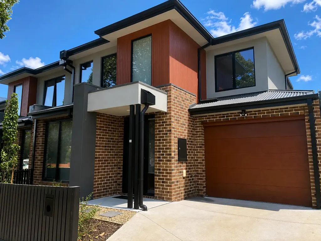 Contemporary Luxury in the Heart of Reservoir!