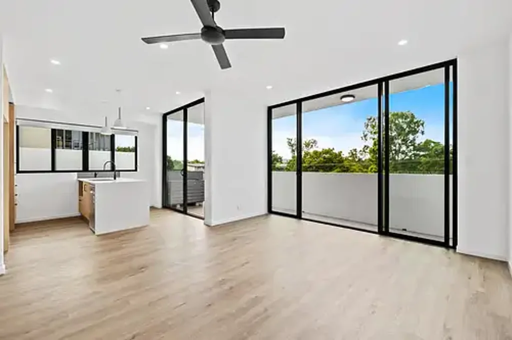 Stylish inner-city-style apartment, just 8km to the CBD