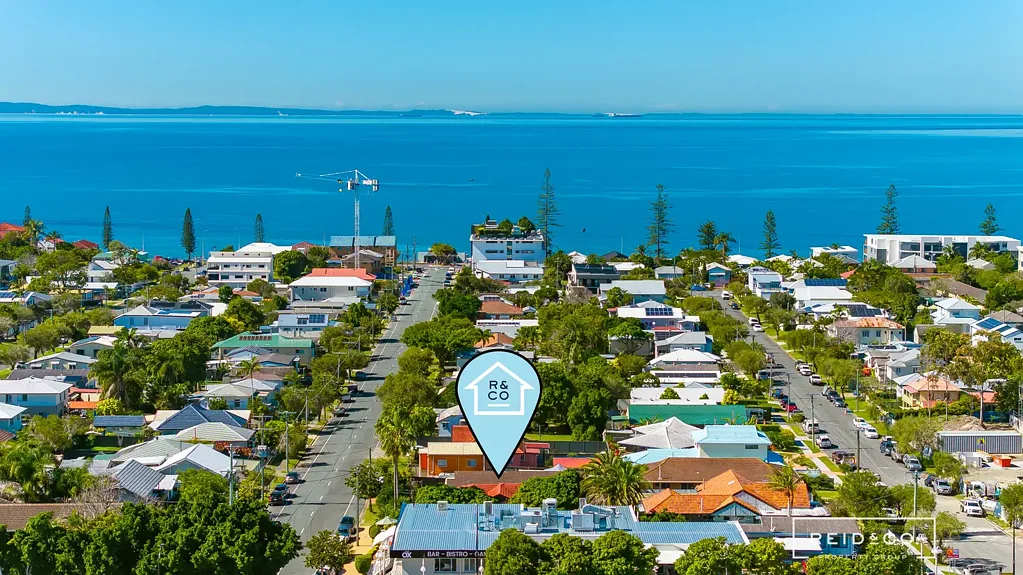 Margate 3 Bedroom East of Oxley - stroll to the beach!