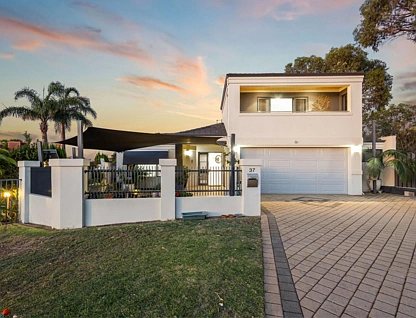 37 Camelot Street, Carine, WA 6020, 4 ਕਮਰੇ, 3 ਬਾਥਰੂਮ, House