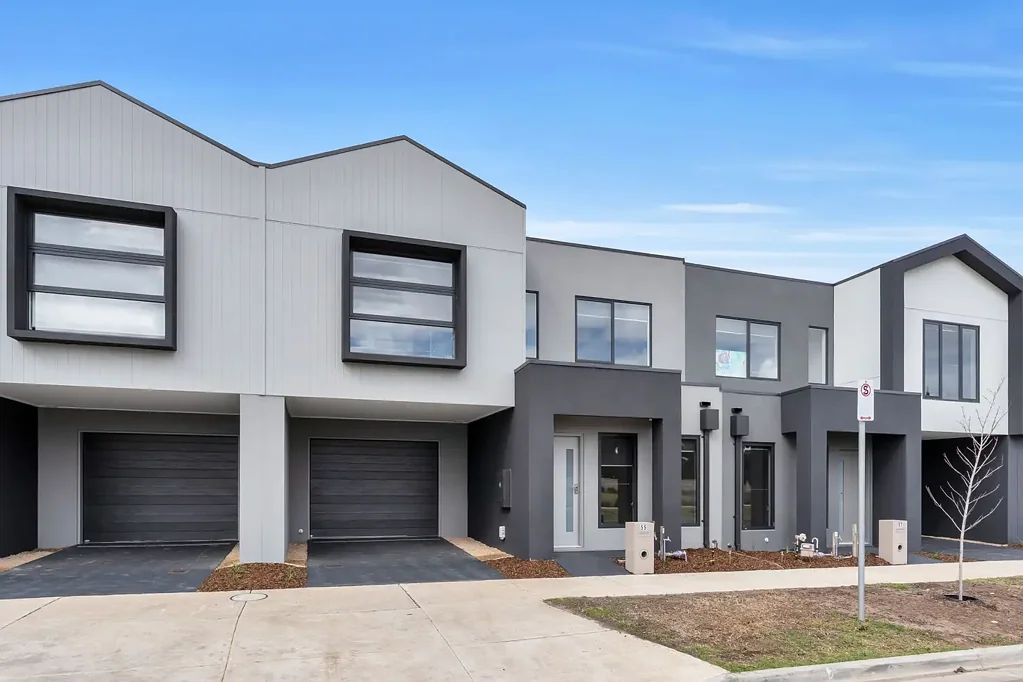 BRAND NEW TARNEIT TOWNHOUSE