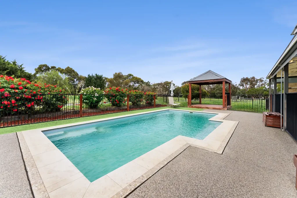 25 Billabong Drive, Monegeetta, VIC 3433