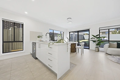 Leppington 5 Slaapkamer Stylishly Upgraded Five-Bedroom Family Home with a Generous Backyard