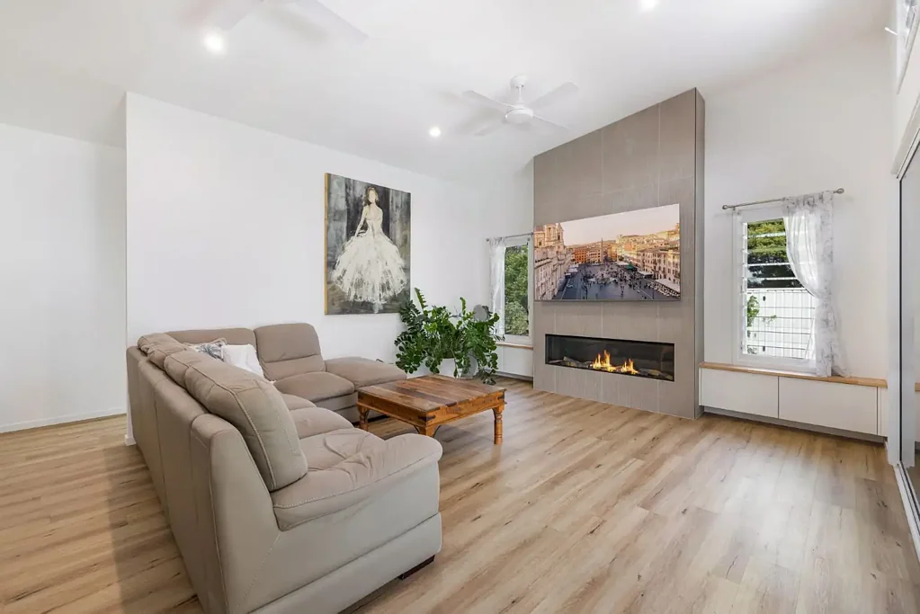Wurtulla 4chambre RENOVATED MODERN FAMILY HOME + POOL