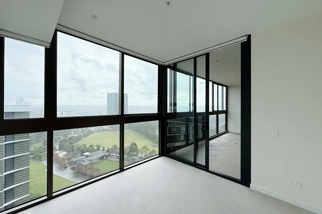 Stunning TWO BEDROOMS APARTMENT&Luxury&Spacious&Quiet