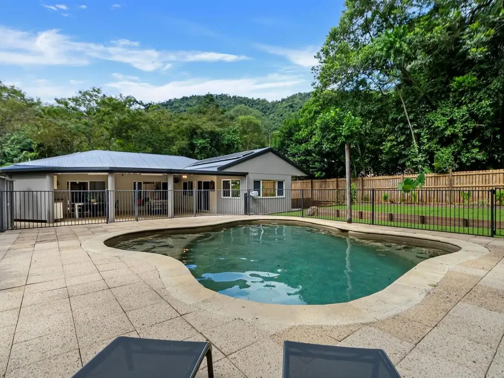 18 Jak Gee Street, Redlynch, QLD 4870