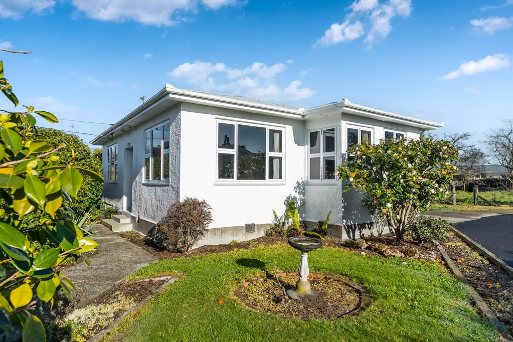 Lansdowne 3Moenga Priced for Action - BEO $479,000