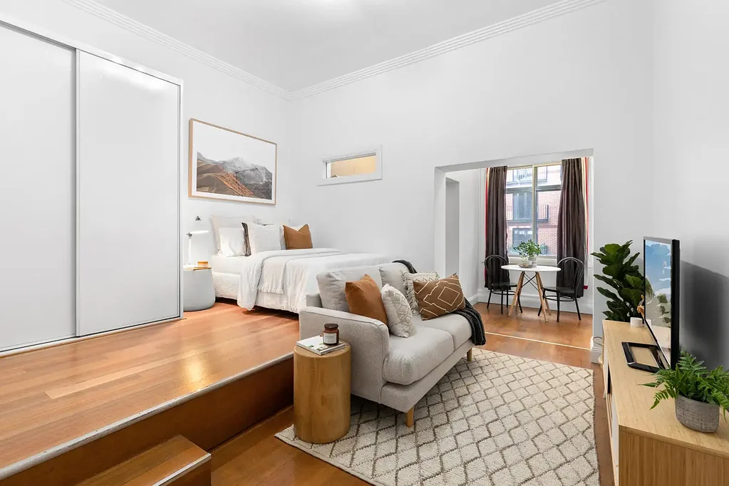 Potts Point Potts Point核心 3.4米高顶 朝东景观 现代厨房 抬高睡区 精品Art Deco 安全strata楼栋 市中心便利 Charming Potts Point Studio with Character and Style