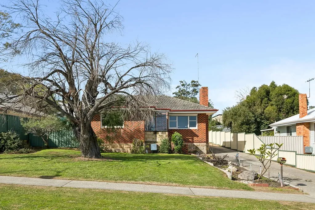 Hamilton Hill 3 Bedroom Appealing Character Home on Huge 847sqm Block