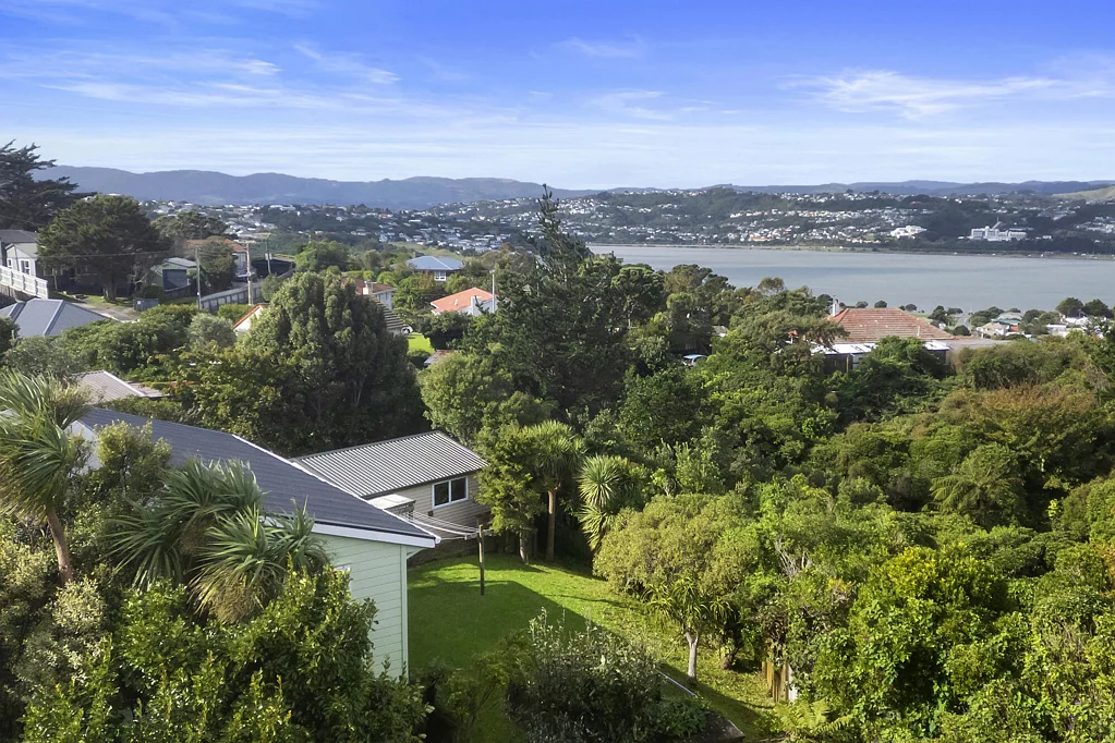 Titahi Bay 3ห้องนอน Price Reduced - Hidden Gem with water Views