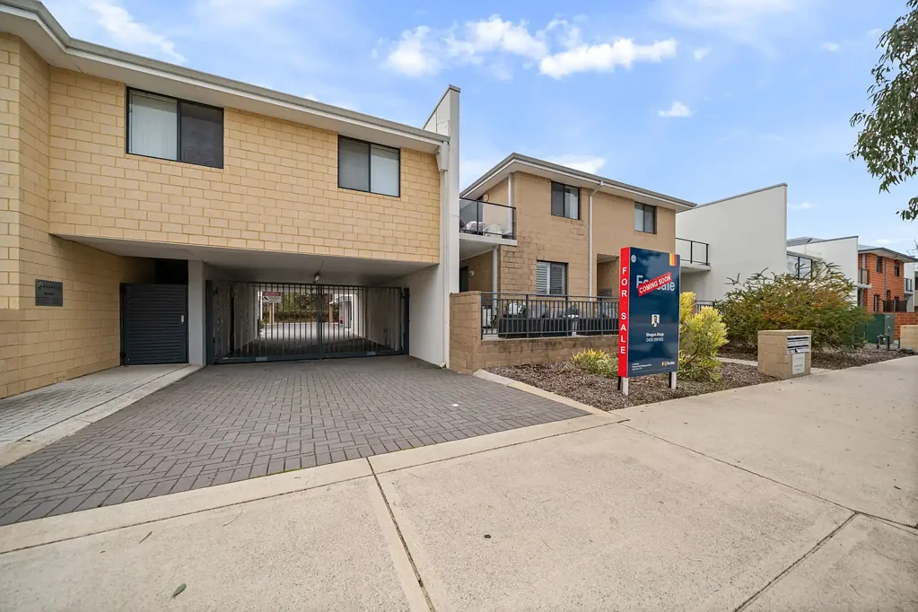 22/10 Whitlock Road, Queens Park, WA 6107